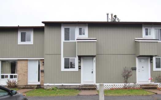 217 Thistledown court, Barrhaven, Ontario