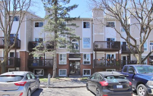 220 Fenerty court, unit 8, Kanata, Ontario