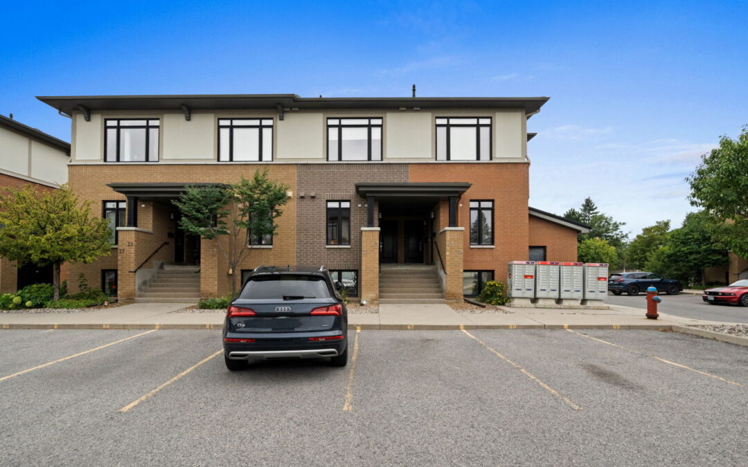 21 Bergeron Private, Orléans | 2 Bedroom Condo Townhouse